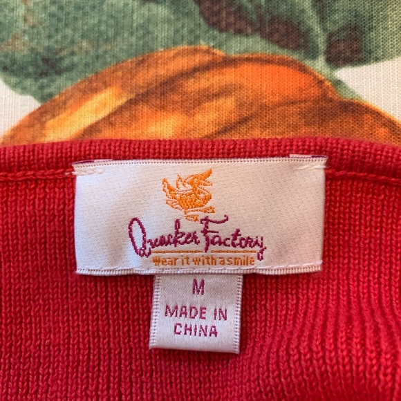 Excellent Condition QUACKER FACTORY Women’s Red Embellished Sweater Size Medium - Picture 6 of 9